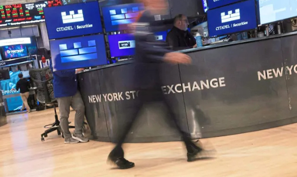 Bond heavyweights target market sweet spot